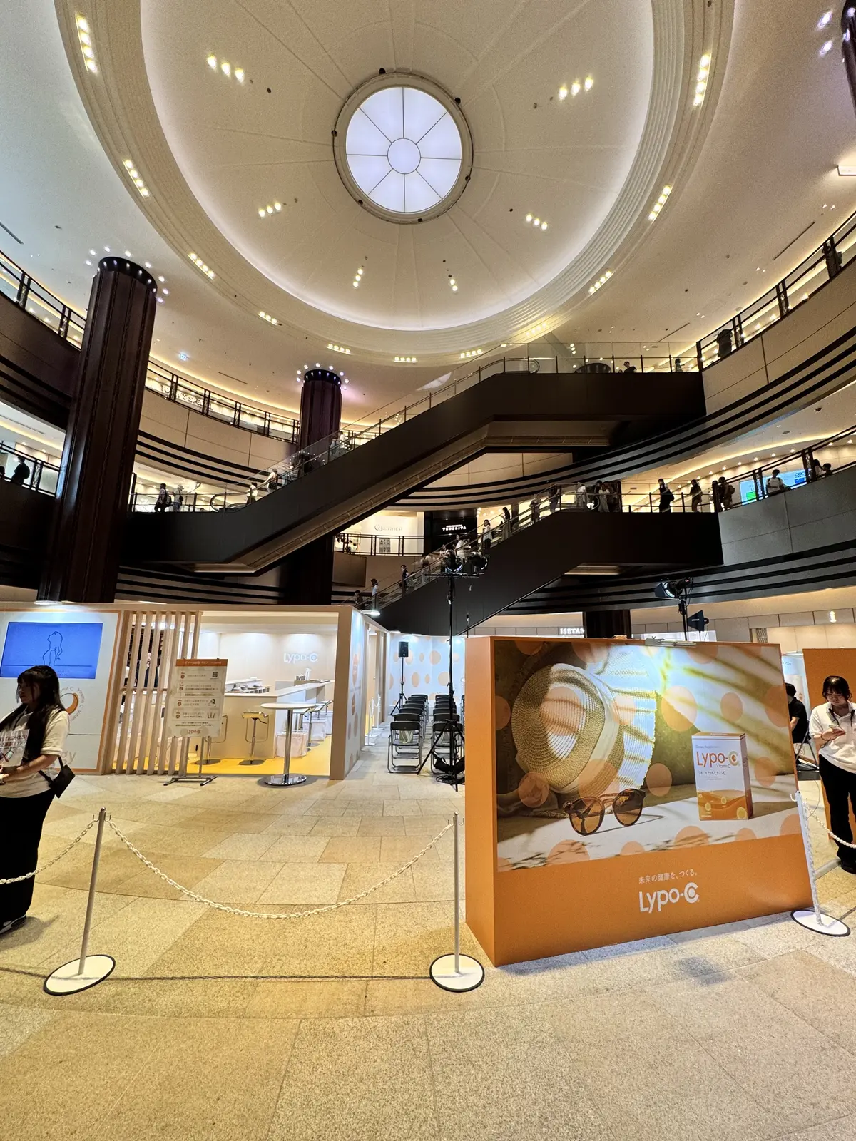 モデルの亜希さん登壇！Lypo-Cとエクの画像_1