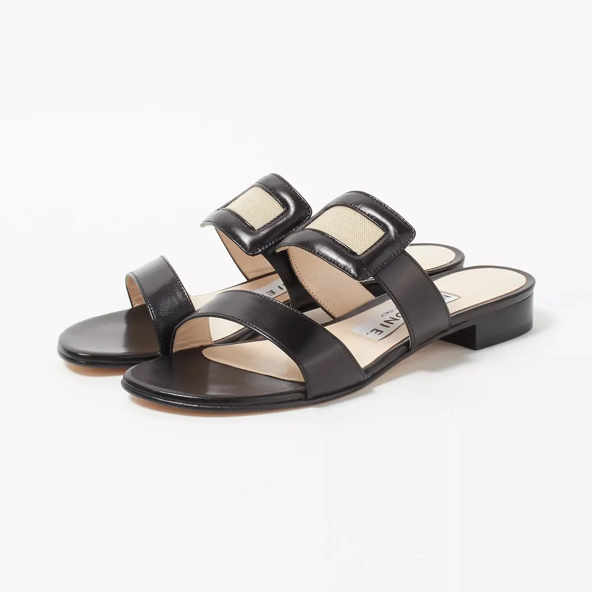 NEBULONI E.×eclat フラットサンダル ￥48,400