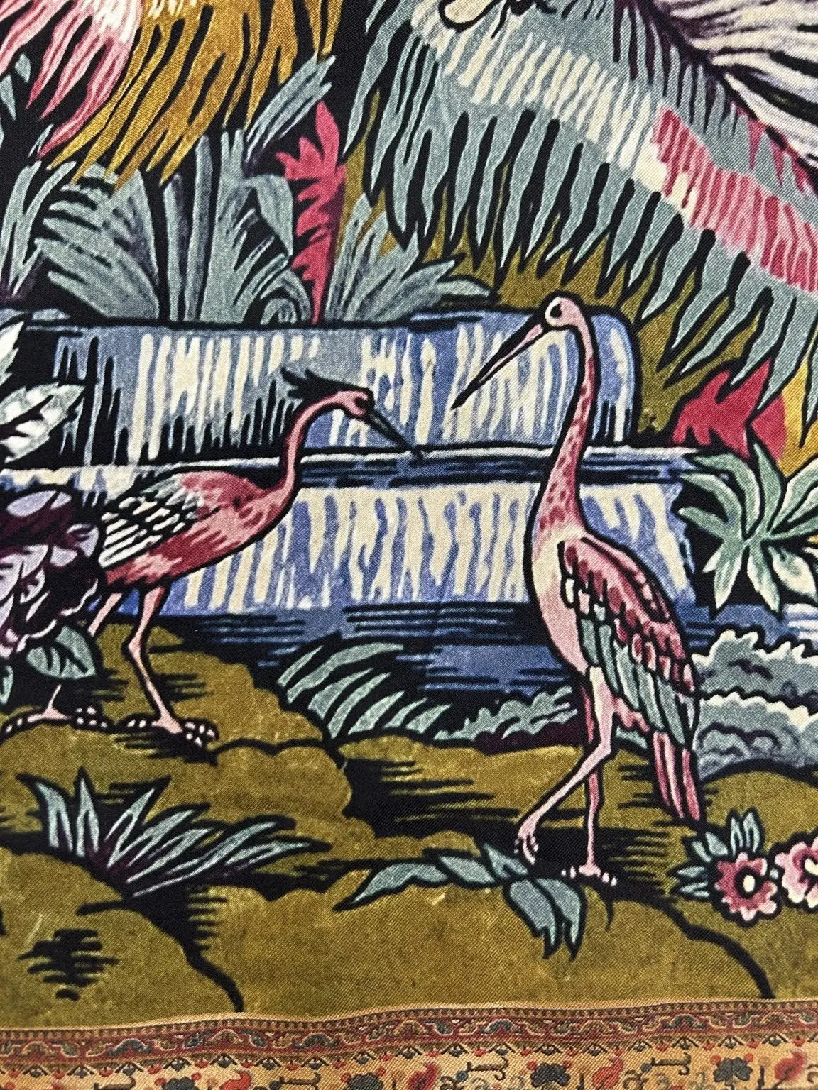 独創的な色柄が芸術作品のようなストール の画像_5