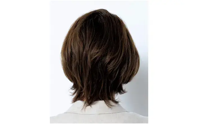 広がるくせを生かした「こなれショート」
