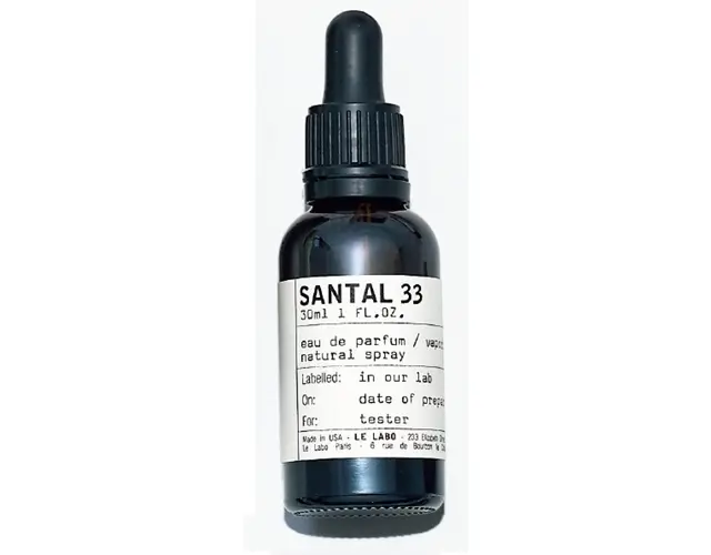 「長時間の撮影時の気分転換に」。サンタル33 オード パルファム 30㎖ ￥18,700／ル ラボ