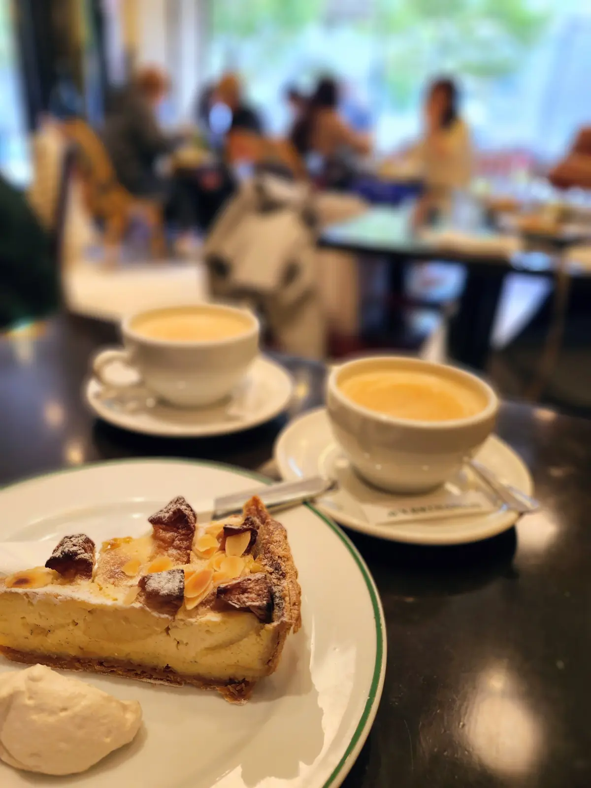 神宮外苑、銀杏並木、紅葉、2025年、ZARA、秋ファッション、秋コーデ、とやま鮨、オーバカナル、銀座ランチ、40代ファッション