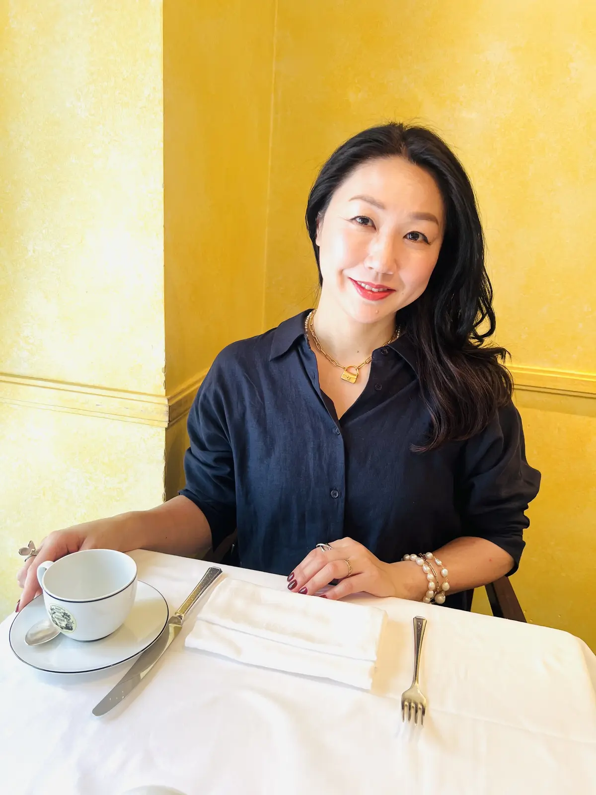 窓側の席にご案内されてラッキー