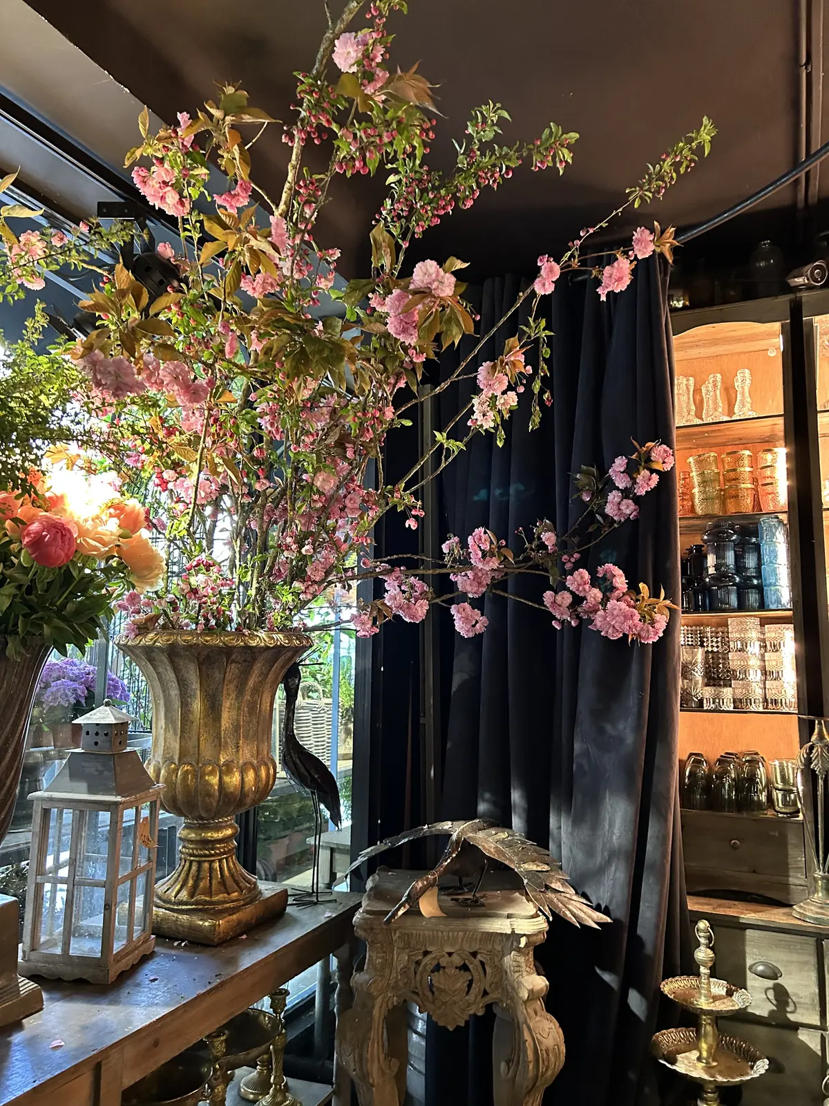 フランススタイルフラワーアレンジ　パリスタイルフラワーアレンジメント