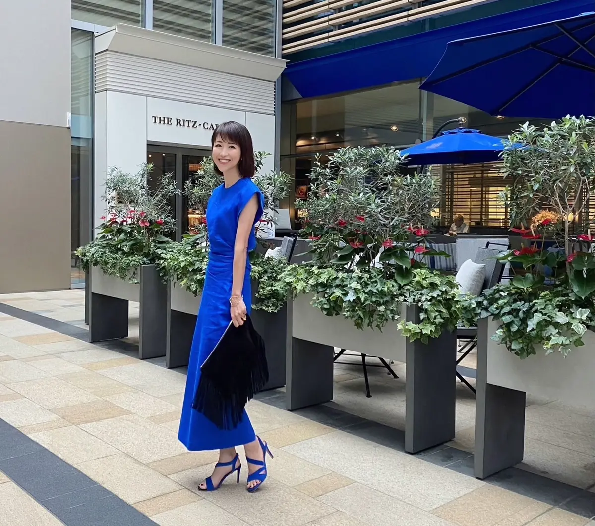 ZARAの美シルエットワンピ×黒1点投入の画像_3