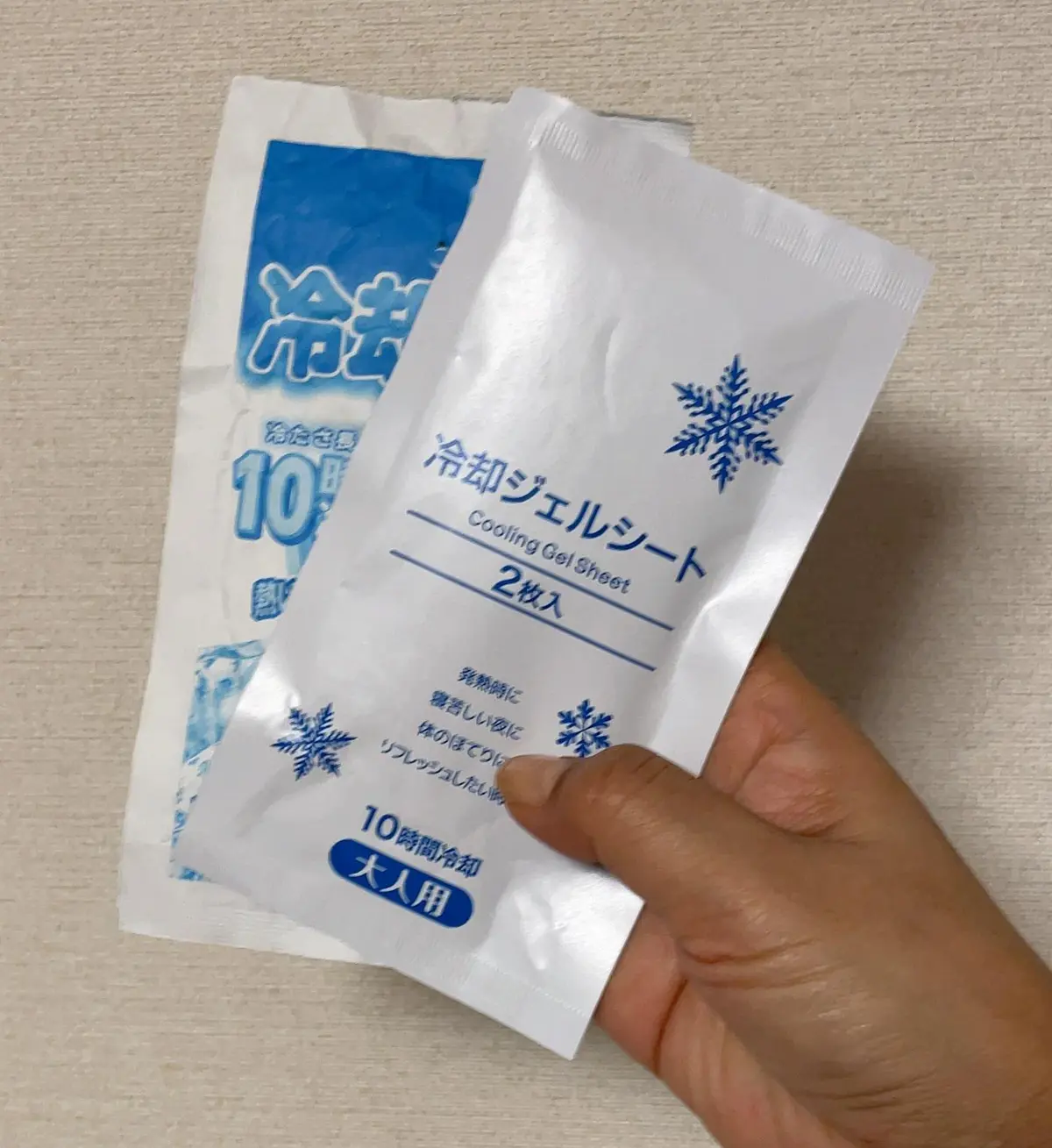 更年期対策　「ホットフラッシュには冷却ジェルシート！ 貼るだけでお顔の汗をかなり抑えられたので、本当によかったです」（54歳 主婦）