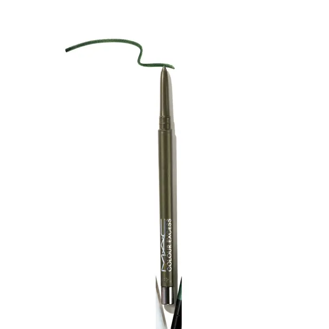 ワックスとピグメントの絶妙な組み合わせにより、ワンストロークで濃密な発色が実現。カラー エクセス ジェル ペンシル シリアル モノガミスト ￥3,520／M・A・C