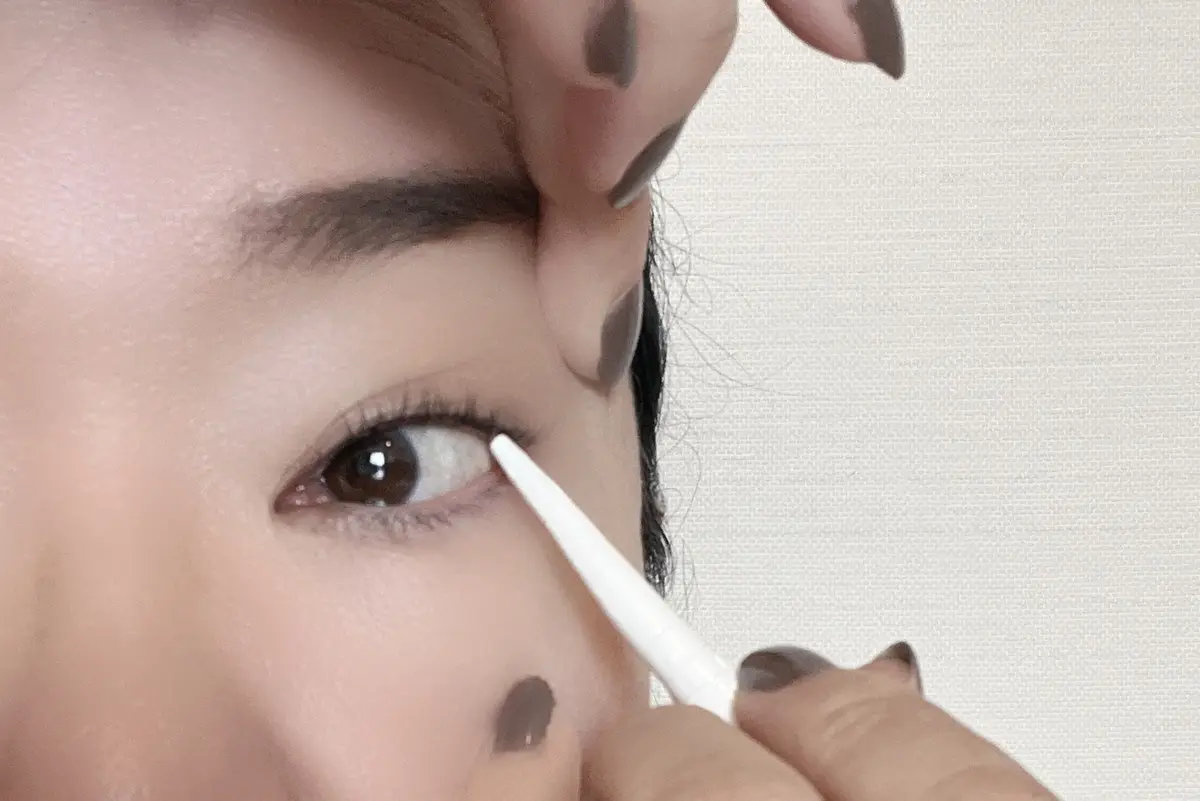 UNMIX　アイラッシュライナー（アイライナー）で描く