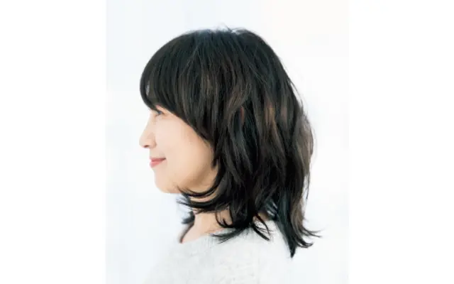 前髪アリはトップ短めのくびれヘアに
