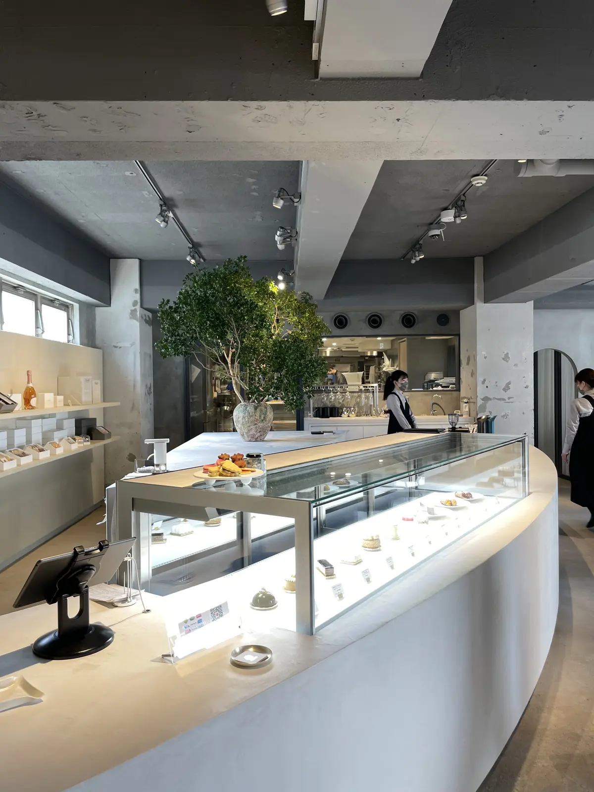 最旬カラーのイエローコーデの画像_4