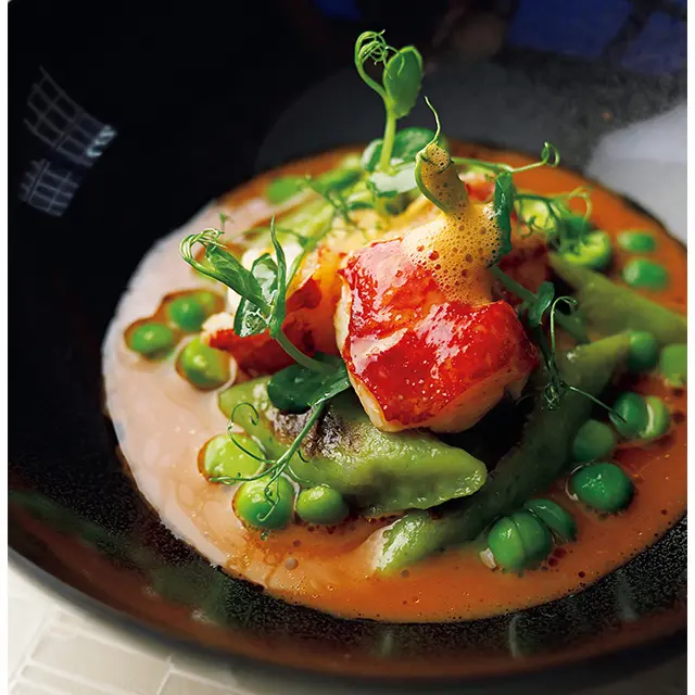 「オマール海老 ジャガイモとグリーンピースのニョッキ」ディナー￥25,000のコースから