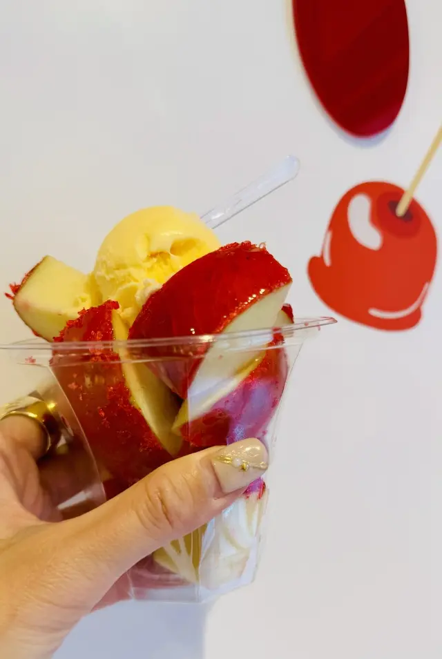 大人のおしゃれデザート？🍎りんご飴に遭遇の画像_4