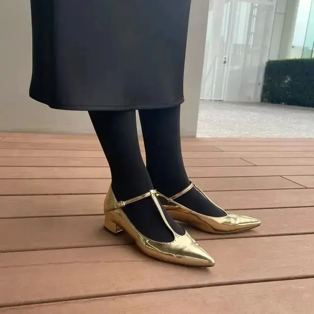 50代のおしゃれな靴って？スニーカーやパンプスなどエクラ編集部スタッフの愛用靴