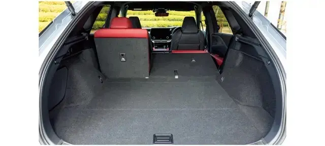 50代は車もおしゃれも私らしく！『車に乗の画像_12