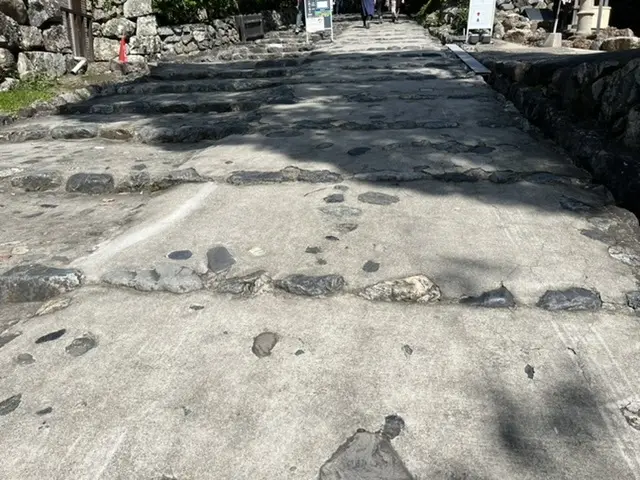 犬山城への坂道