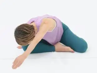 OurAge×Webエクラ　④腕は、前、そこから左前へと、脇から指先まで伸ばして思い切り遠くを通るように。