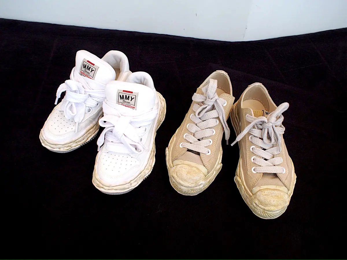 スニーカー：Maison MIHARA YASUHIRO