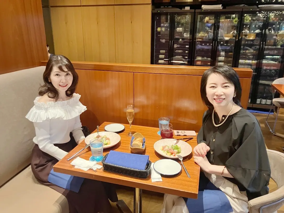 GUのワイドパンツで緑に囲まれた大手町ラの画像_7