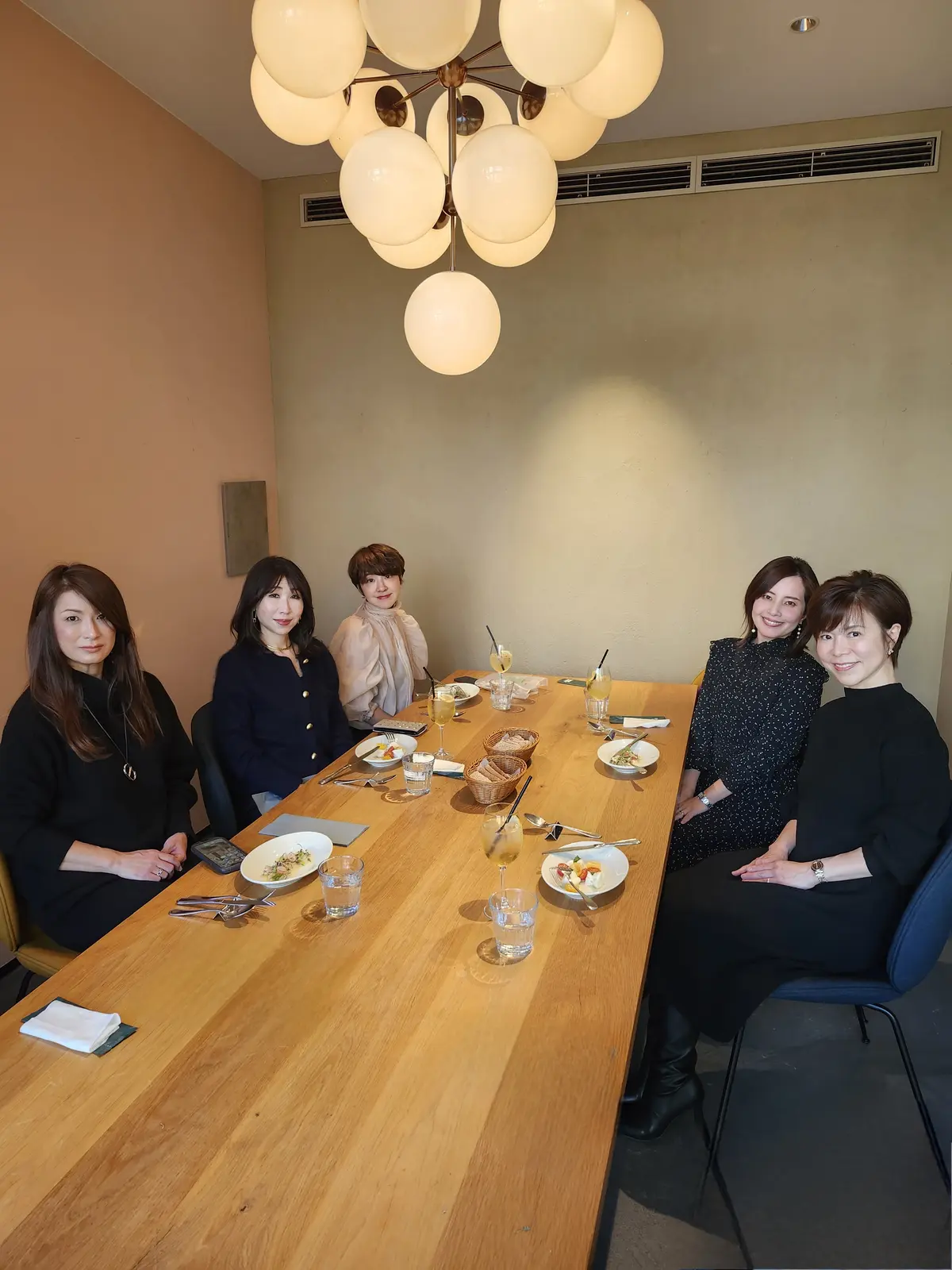 TWELVE GARDENS BAR&GRILL、溜池山王ランチ、40代ファッション、ZARAコーデ