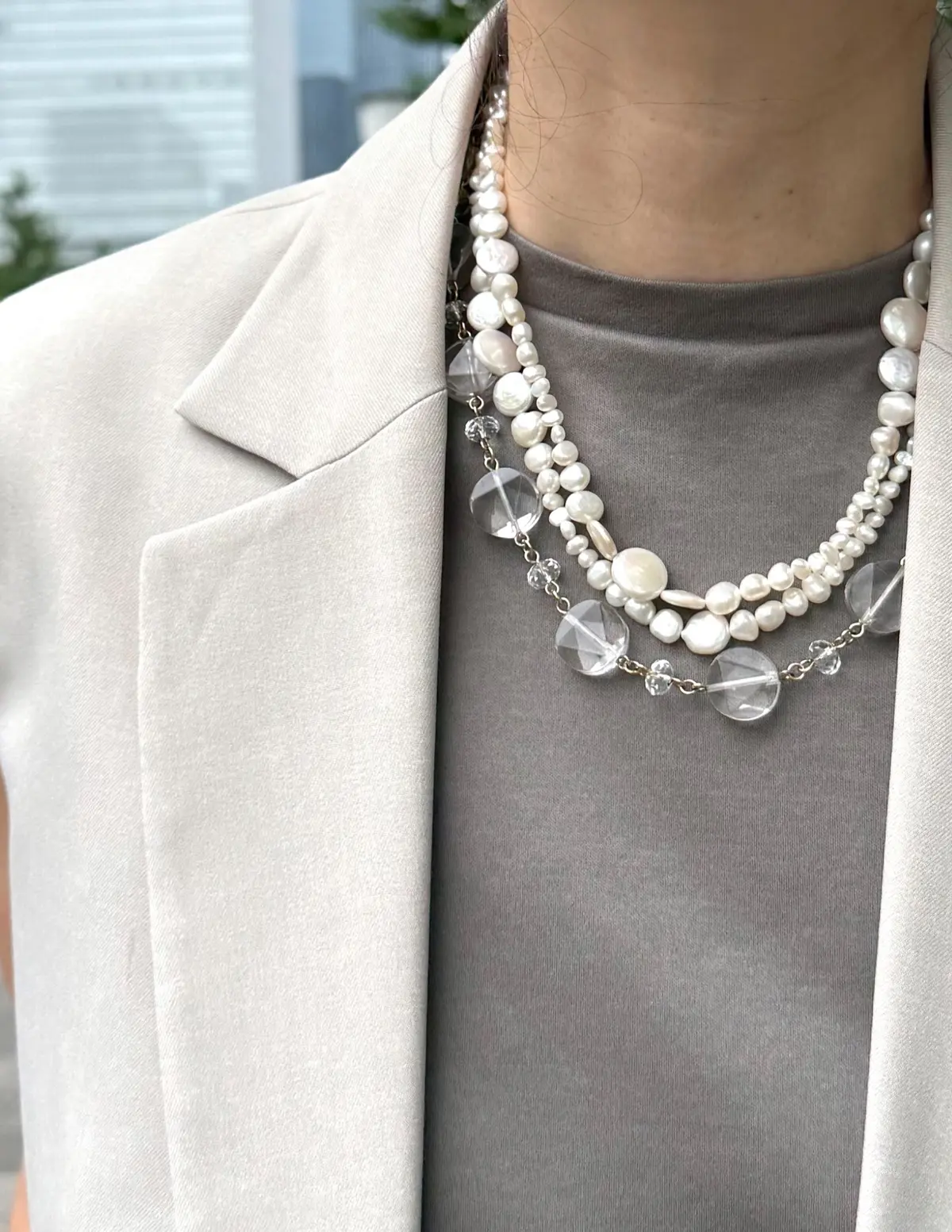 イーバイエクラ　SALONEワンピース　グレージュ　接触冷感ワンピース　パール　クリスタルネックレス