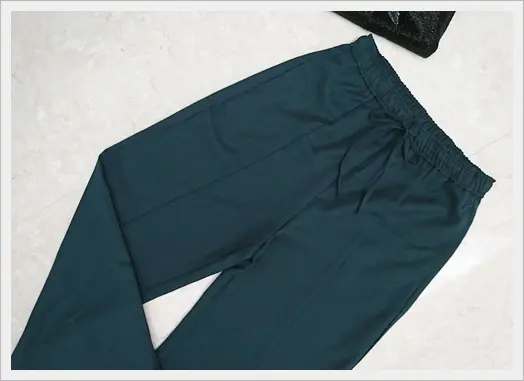 GU センターシームドローストリングセミワイドパンツ DARK GREEN