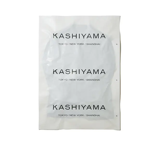 最短納期を実現するため、低い湿度を保ち しわや型くずれを防ぎながら、自社工場から お客さまへ直接発送できる梱包材「ペーパー パックランナー」を開発。