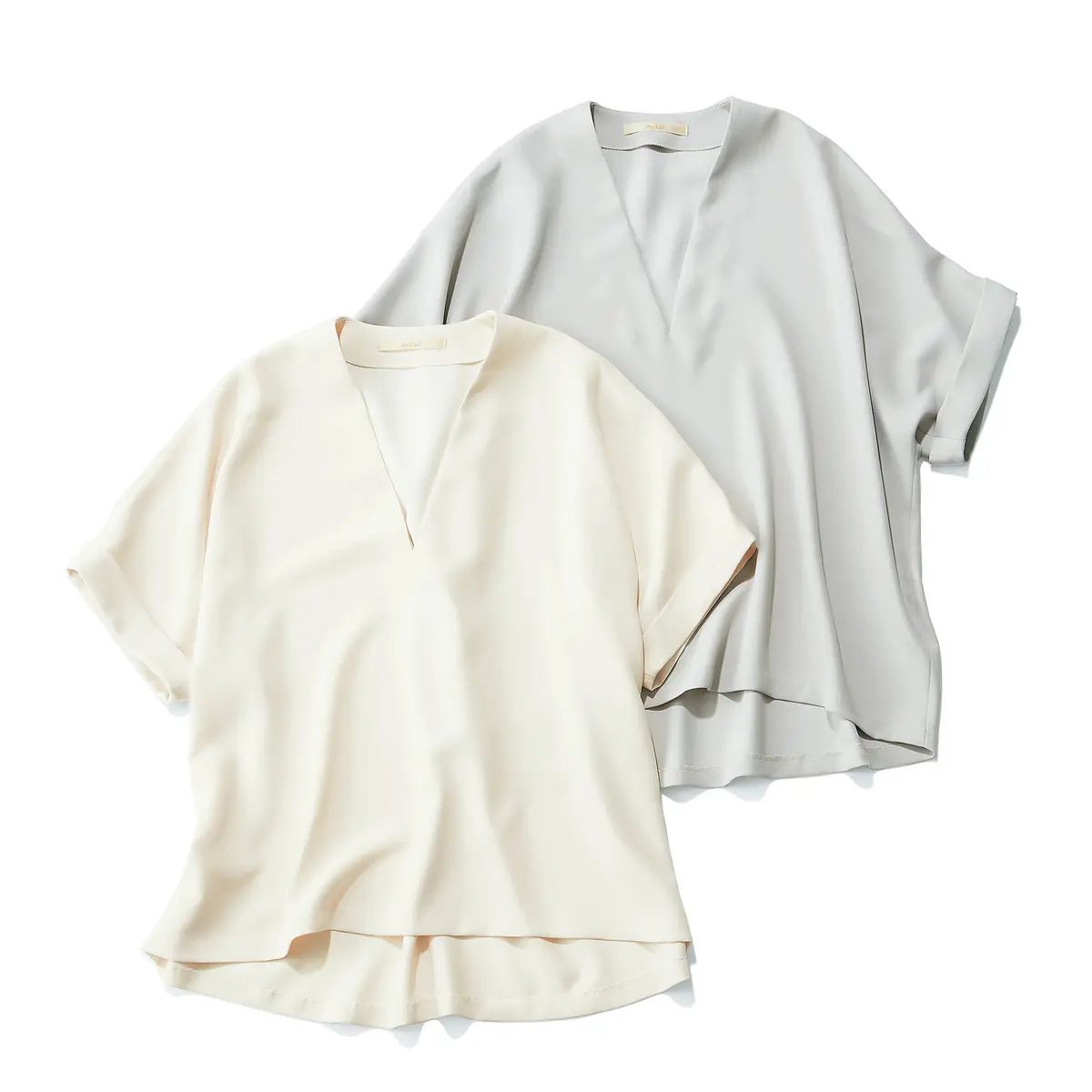 E by éclatとろみVネックブラウス