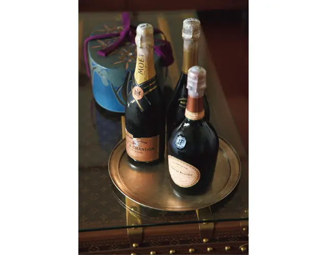 「娘の生まれた年に購入したドンペリを、20歳の記念に飲んだらおいしくて」。以来ハマっているヴィンテージのシャンパンは食後酒に