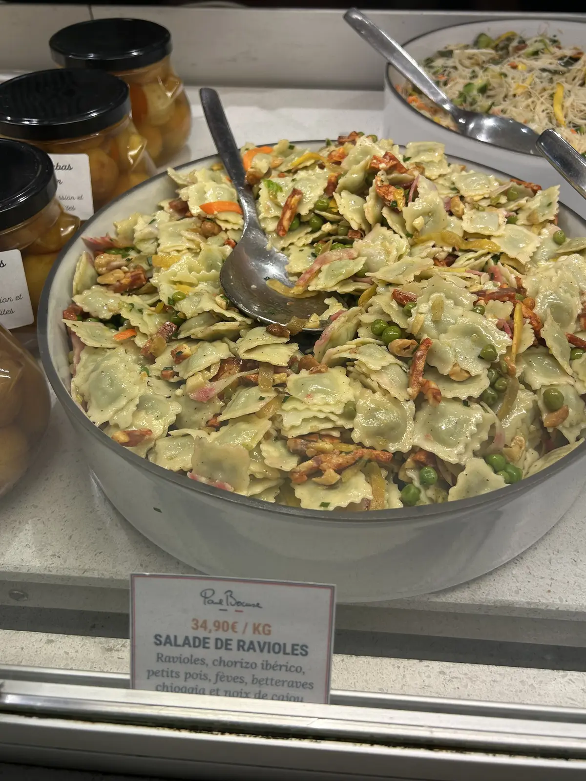 フランス　リヨン　Les Halles de Lyon Paul Bocuse「ポール・ボキューズ市場