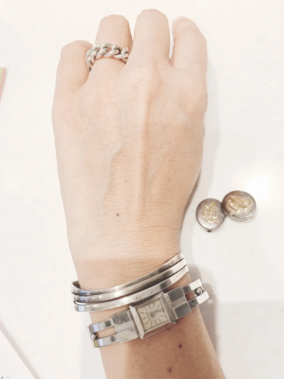 手元のコーディネート３例の画像_1