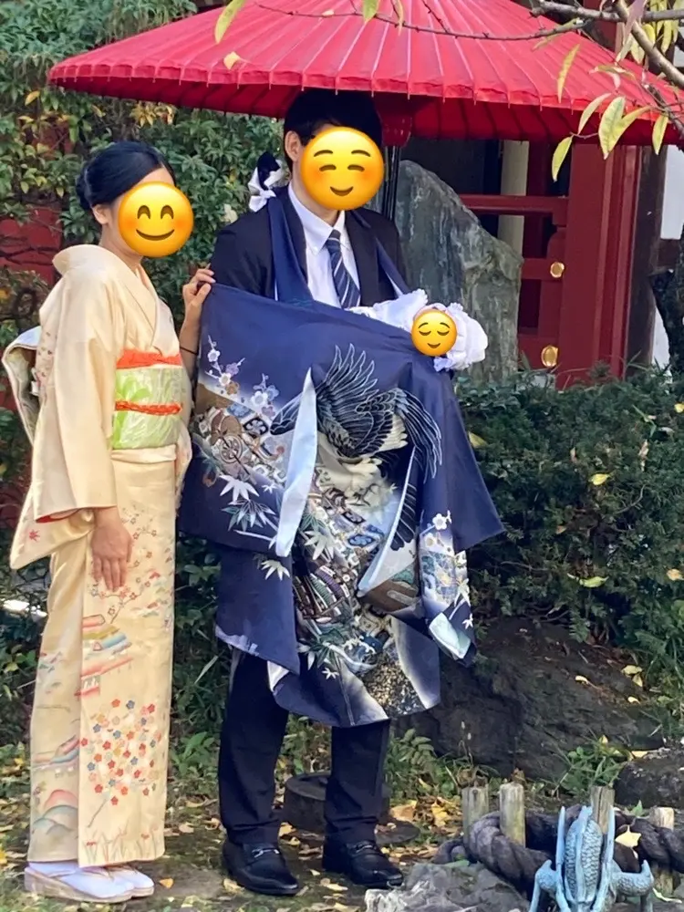 娘も同じ着物を着ます。　ママ振袖みたいな。