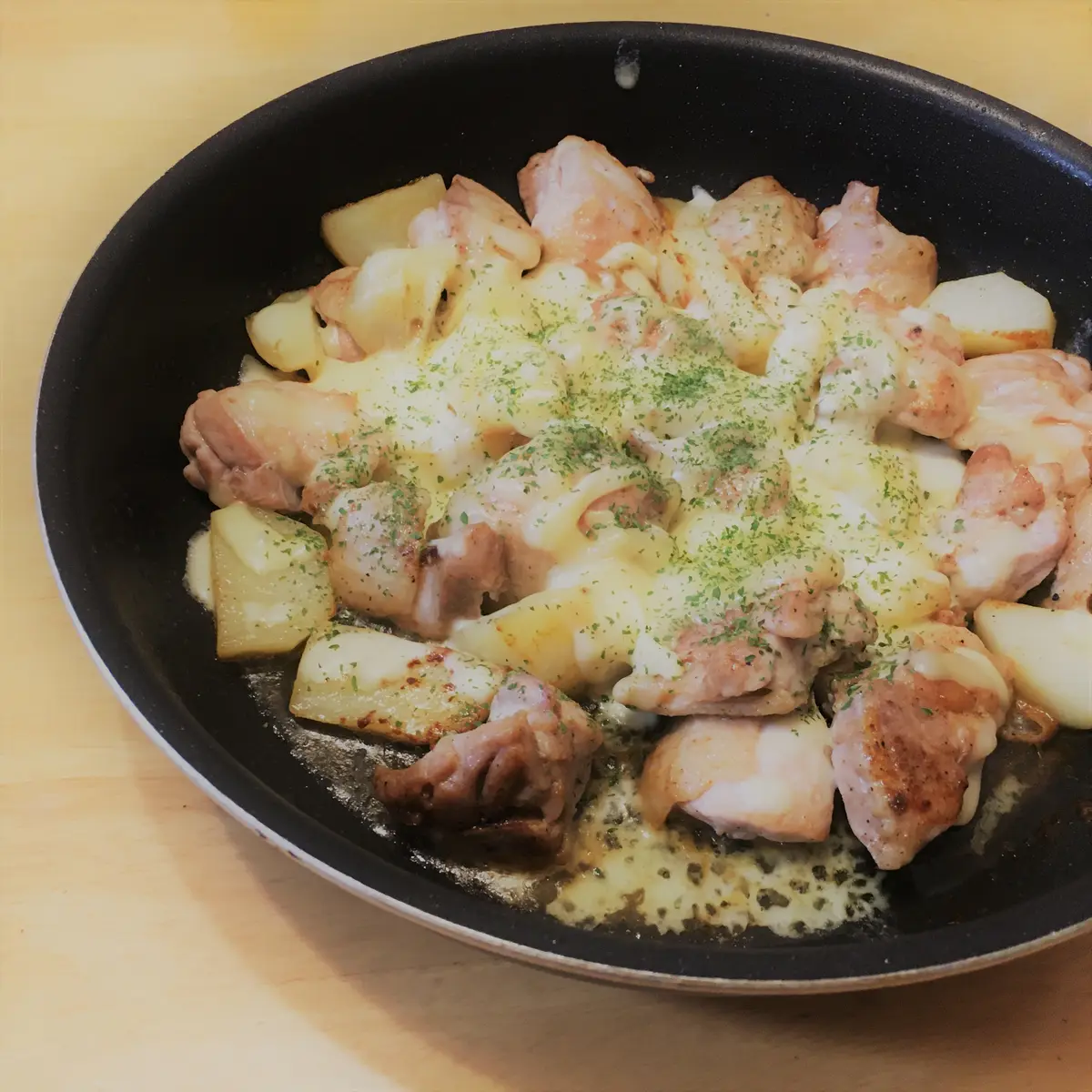 鶏肉とジャガイモのチーズ焼き