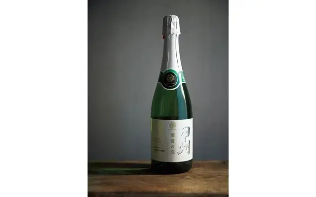 「牡蠣に泡の白というのは鉄板の組み合わせ。なかでも甲州種は和風だしと相性がよくて、安定感もあるのでおすすめですね」