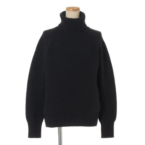 今っぽさも小顔効果も狙える、ボトルネックの画像_5