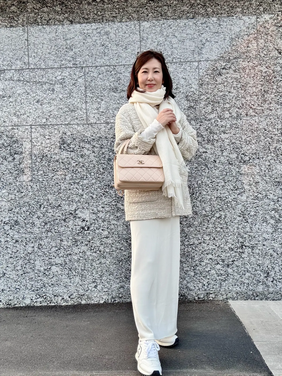 シャネルバッグで春の上品ホワイトコーデ♡の画像_2