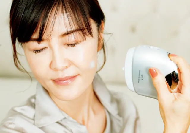 最先端のファイバー技術で肌の上に湿潤膜をつくり出す