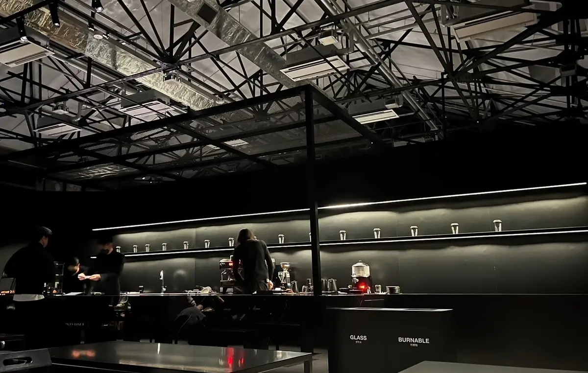 SAINT LAURENT 唯一無二の女の画像_1