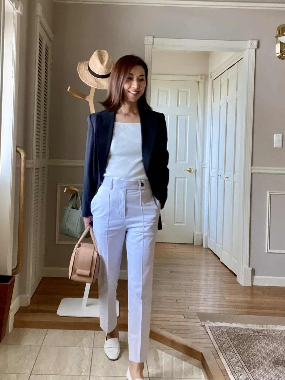 ラベンダーカラーパンツで春コーデの画像_3