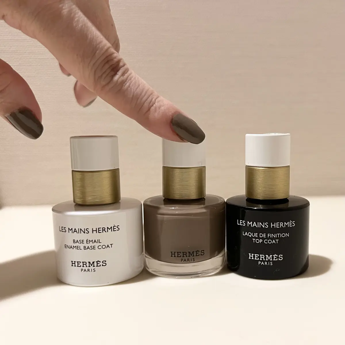 エルメスのベースコート、マニキュア、トップコート