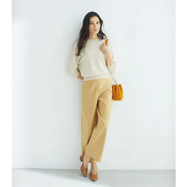 今どき感を演出するシンプルベージュ