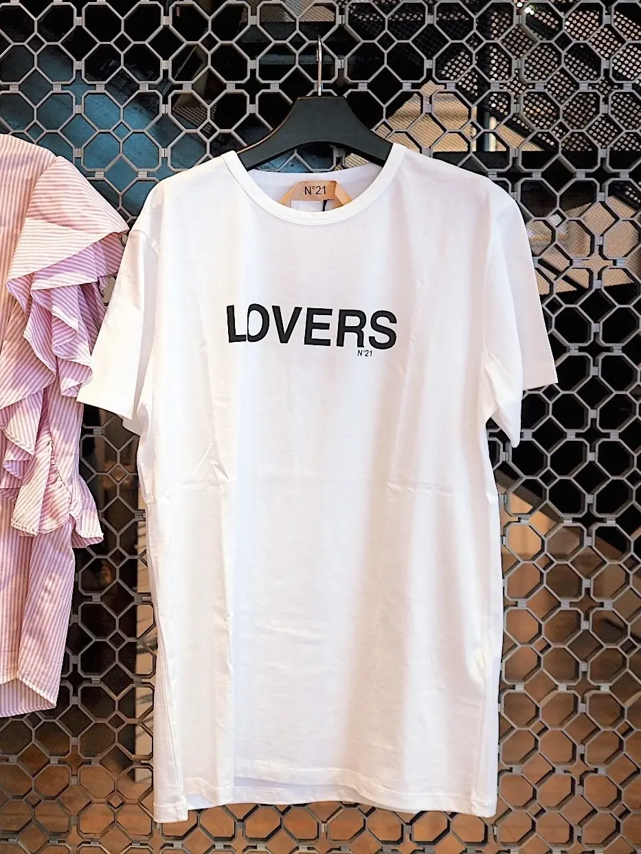 Brand：「N°21 （ヌメロ ヴェントゥーノ）」