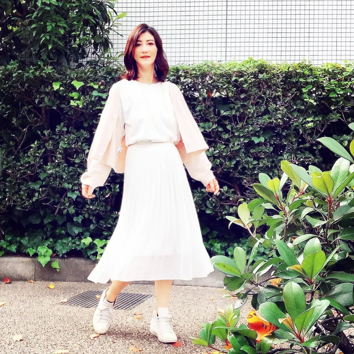 プチプラベージュニットのセットアップの画像_2