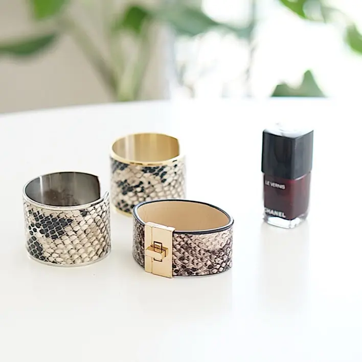 真夏の手元のおしゃれの画像_2