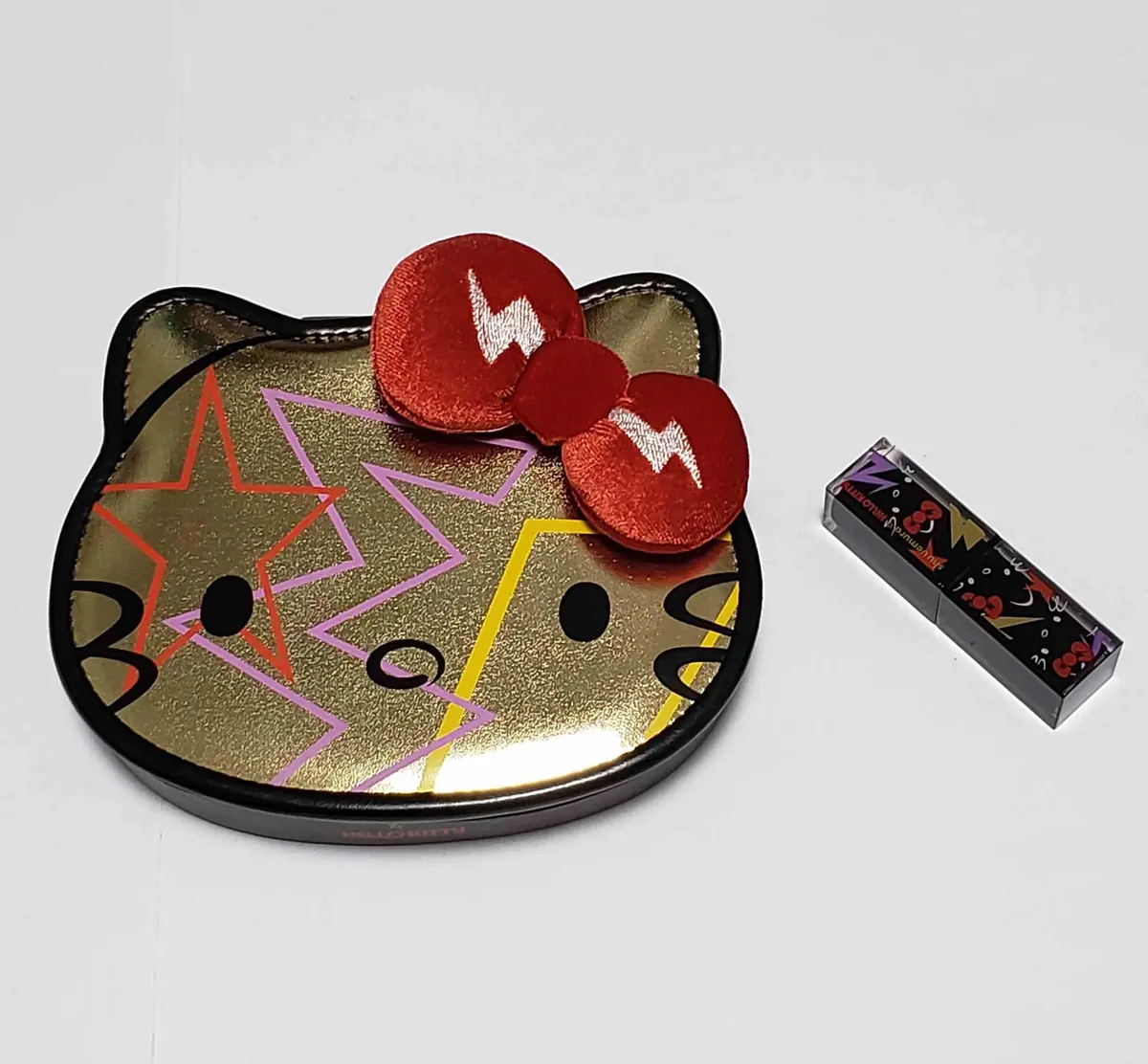 アイシャドウと口紅