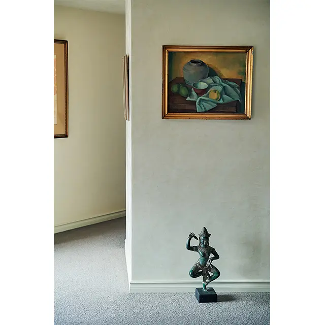 「訪れた記念に」と旅先でオブジェやアートを 購入することも