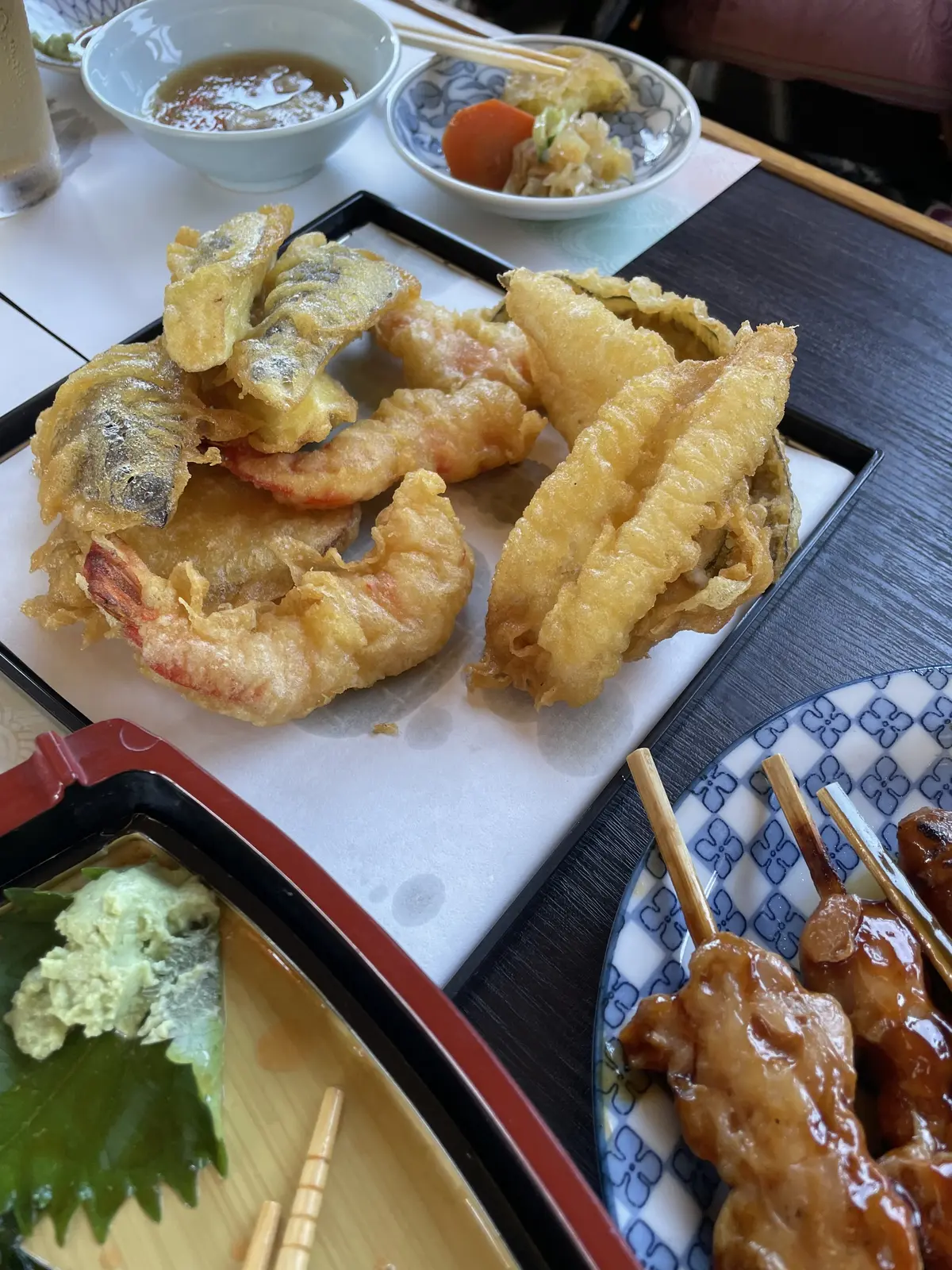 和食、屋形船、辰金、室内、天ぷら、天麩羅、揚げたて、サクサク、美味しい、焼き鳥、やきとり、海老、えび、ハゼ、ナス、なす、おいも、お芋、芋、さつまいも、サツマイモ、さつまいもの天ぷら、海老天、海老の天ぷら、ハゼの天ぷら、茄子の天ぷら、茄子、紫蘇、女子会、素敵、お洒落