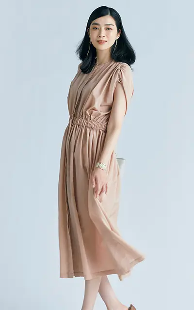 春の本命色「ベージュ」で洗練スタイルを手の画像_2