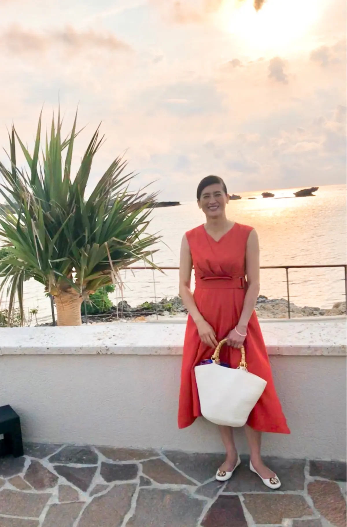 ビタミンカラーワンピとシックな柄ワンピの画像_1