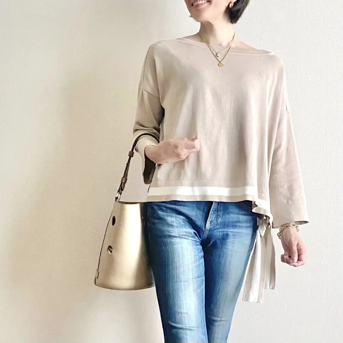 ELEVENTYベージュニット 上半身