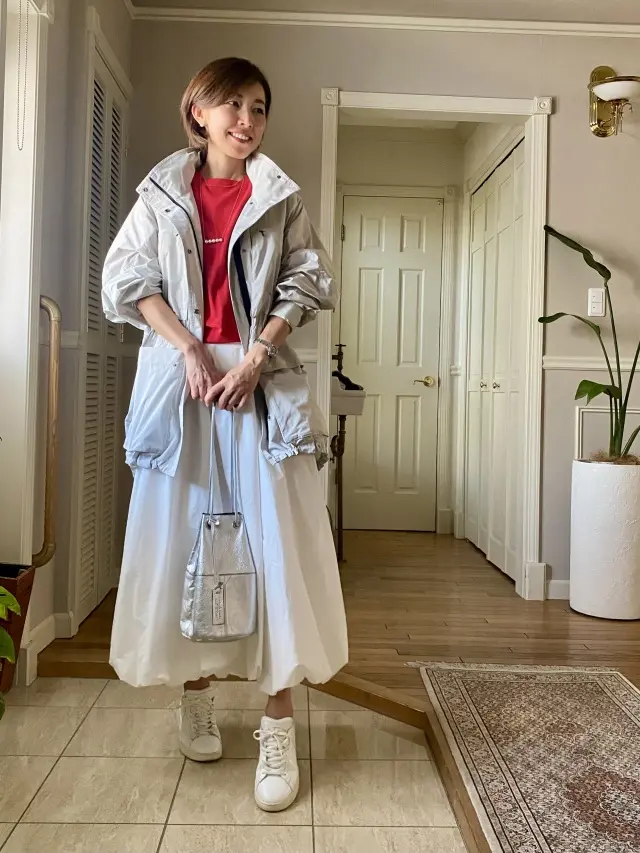 白バルーンスカートで軽やかにの画像_3